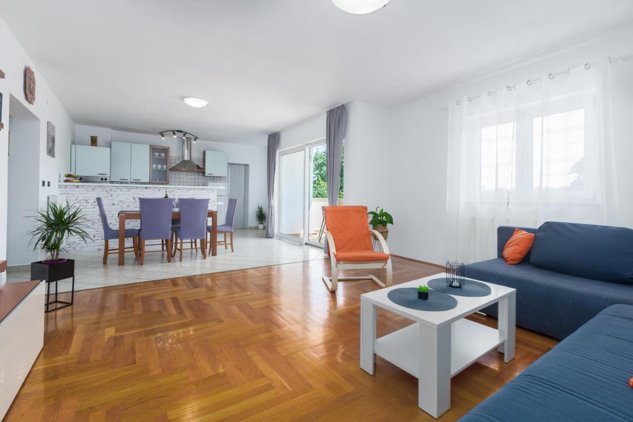 Apartments Emil Pula Extérieur photo