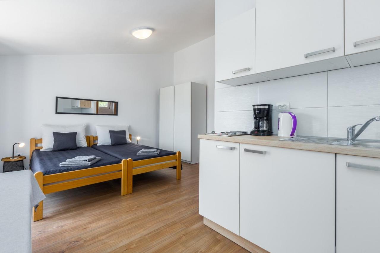 Apartments Emil Pula Extérieur photo